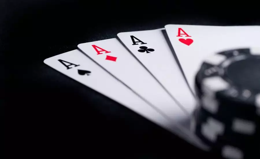 賭場撲克牌玩法介紹 | 超強加勒比撲克技巧攻略，撲克賺錢真不難！